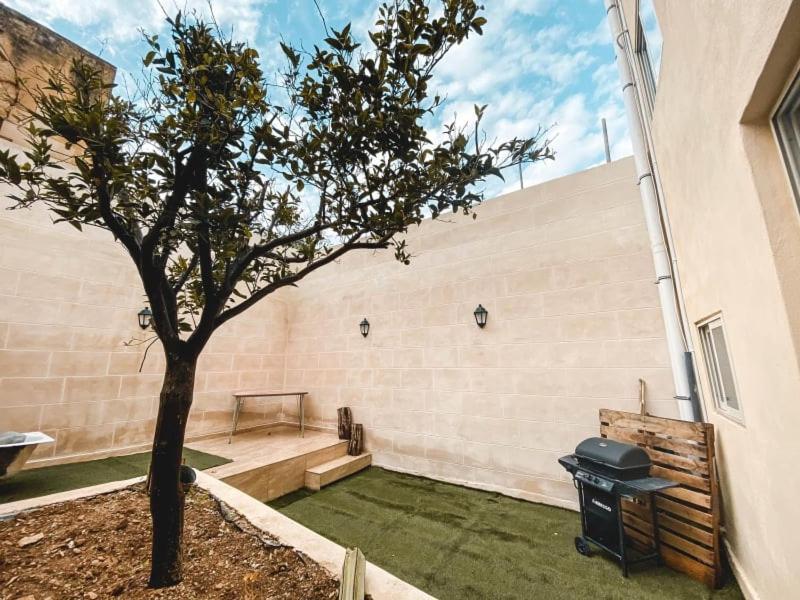 Dhara Guest House Malta Paola Exterior foto