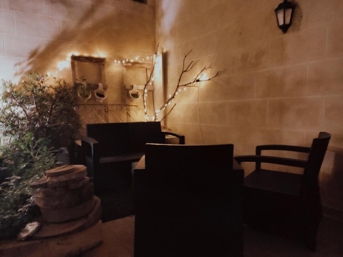 Dhara Guest House Malta Paola Exterior foto